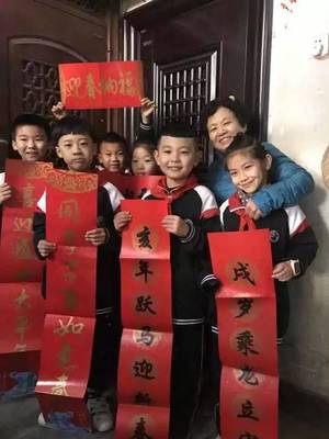 探寻春节礼俗 传承文化精神--济南市天成路小学大队部开展“小小雏鹰在行动”系列活动