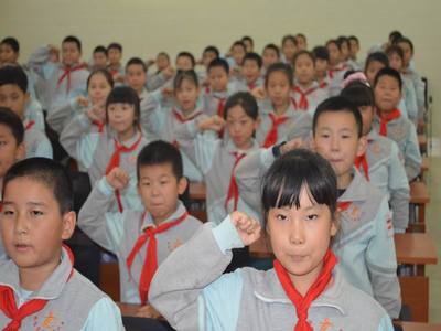 【队活动】济南市天成路小学队干部学校挂牌成立了