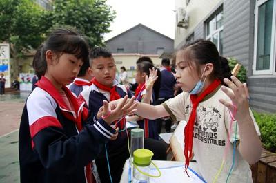 在学中教,在教中学!济南市天成路小学开展“学长大观园”活动