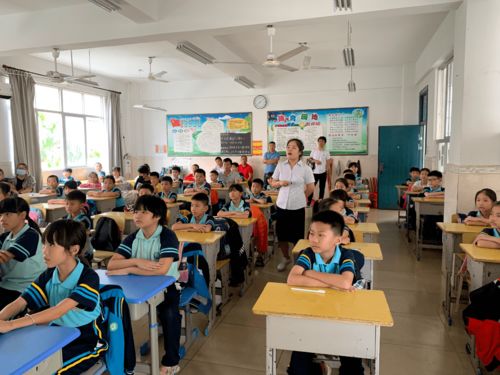 双减 路上,家校同行 海南鲁迅中学附属小学开展家长开放日活动